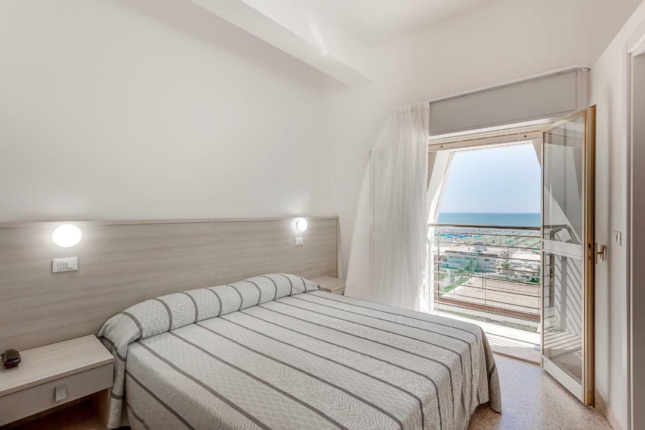 Hotel Blues 3*